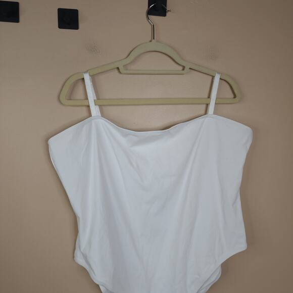 SKIMS Square Neck Swimsuit in Marble Size 4X - Picture 3 of 8